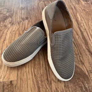 Olukai women’s sneakers size 7.5